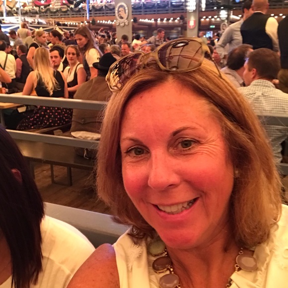 Meet your Posher, Beth - Picture 1 of 1